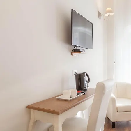 Donna Margherita & 4* Rome