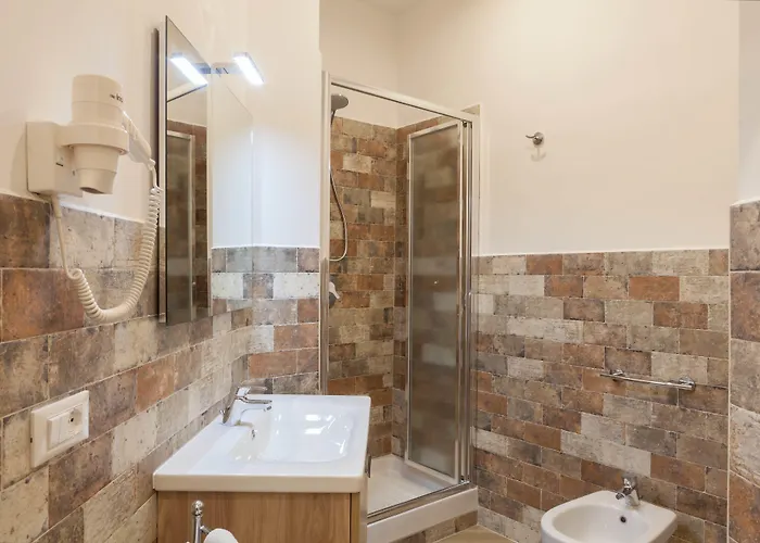 Donna Margherita & 4*