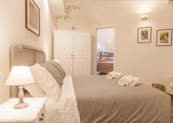 Donna Margherita & 4* Rome